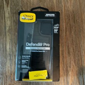 Otter box Defender pro rugged protection iPhone 11